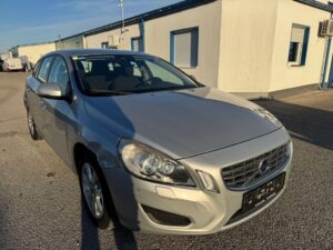 Volvo V60 Kombi Kinetic - Bild 2